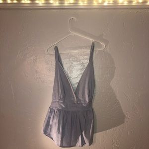 ✨cute long cropped low cut tank